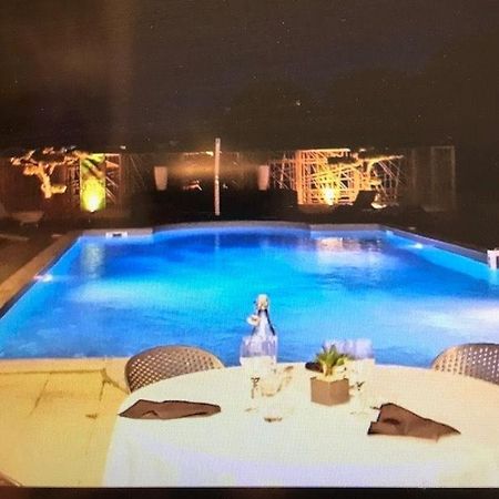 Sous Les Pins Hotel Etoile-sur-Rhone Ngoại thất bức ảnh