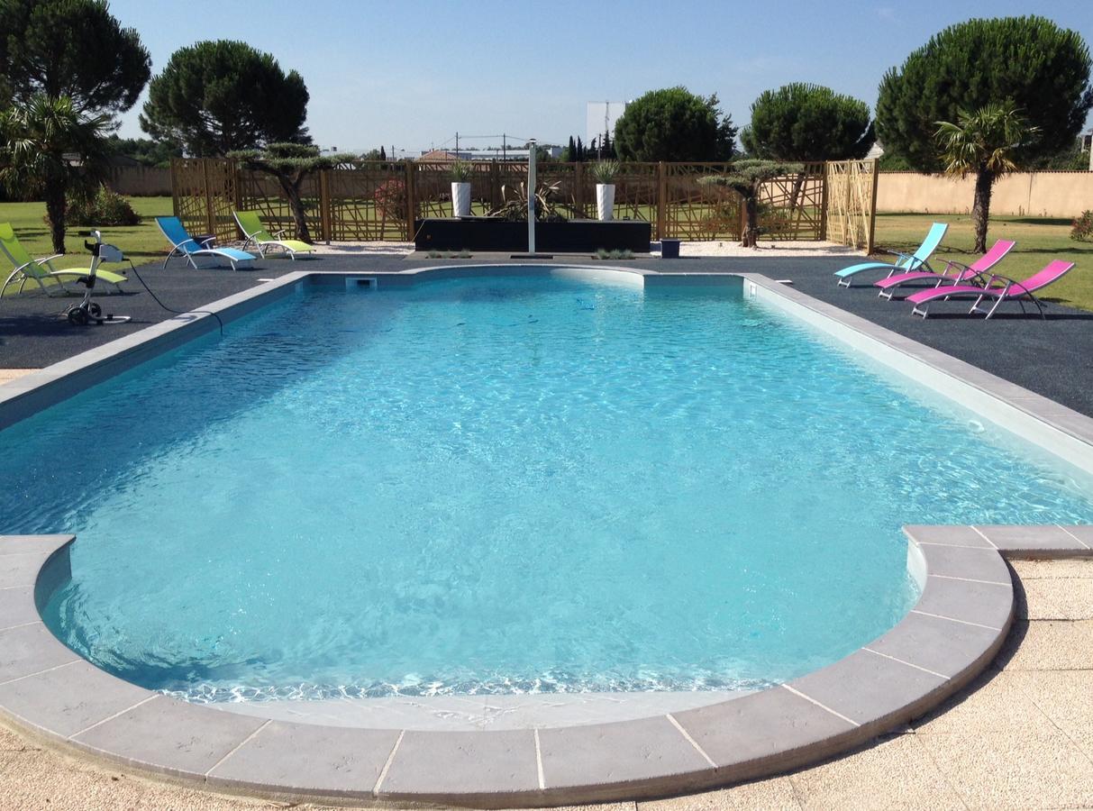 Sous Les Pins Hotel Etoile-sur-Rhone Ngoại thất bức ảnh