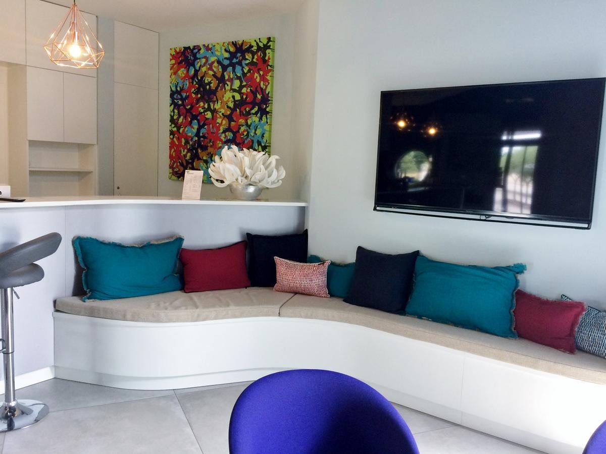 Sous Les Pins Hotel Etoile-sur-Rhone Ngoại thất bức ảnh
